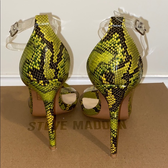 Pretty little thing snake skin heels - Picture 2 of 4